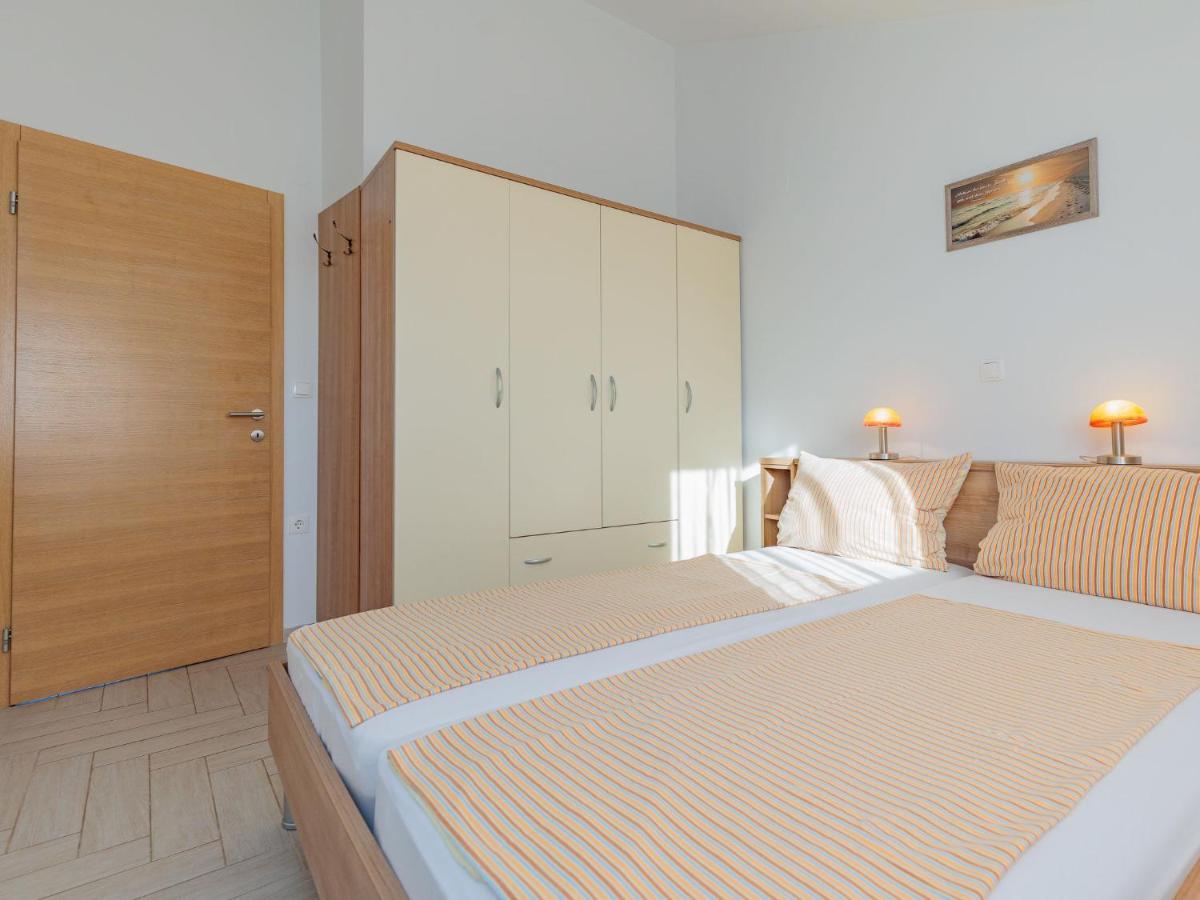 Apartment Mlasina-5 By Interhome Nin Exterior photo